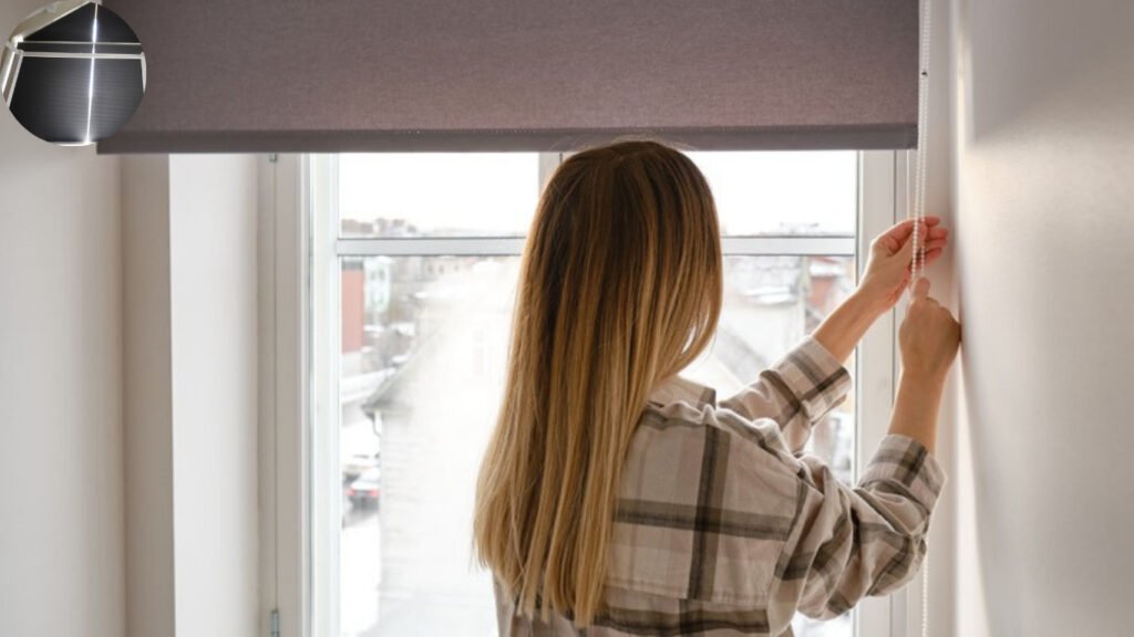 does keeping your blinds closed keep house cooler