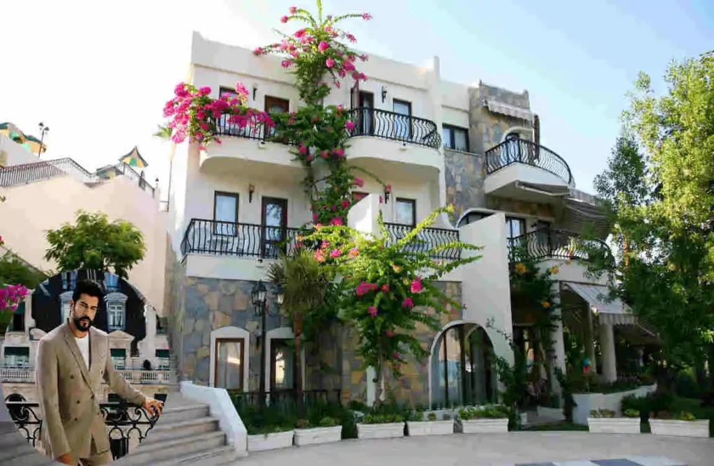 Burak Özçivit's House