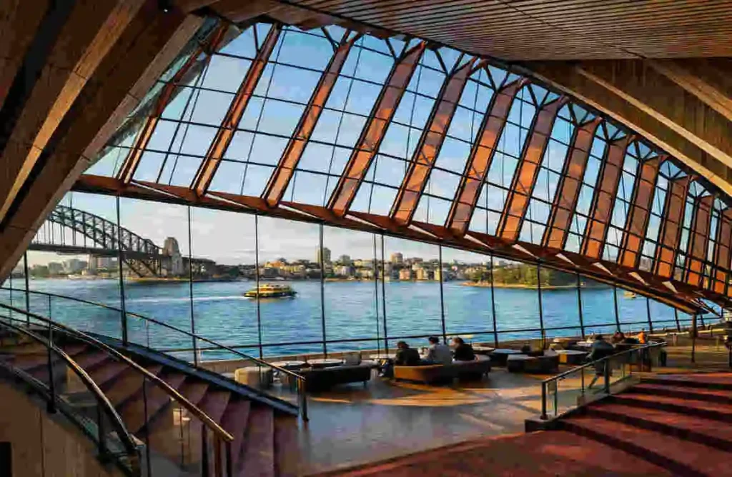 does the sydney opera house have glass